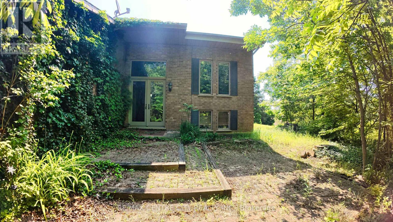 34639 Third Line, Southwold, Ontario  N0L 2G0 - Photo 3 - X12801606