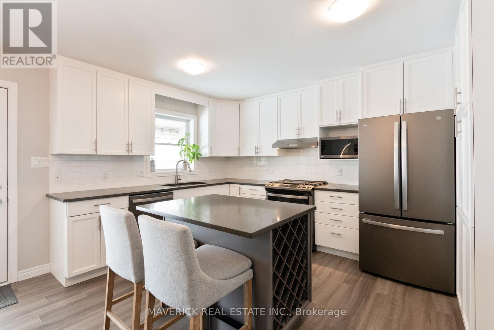 224 Snyders Avenue, Central Elgin, Ontario  N0L 1B0 - Photo 12 - X12801734