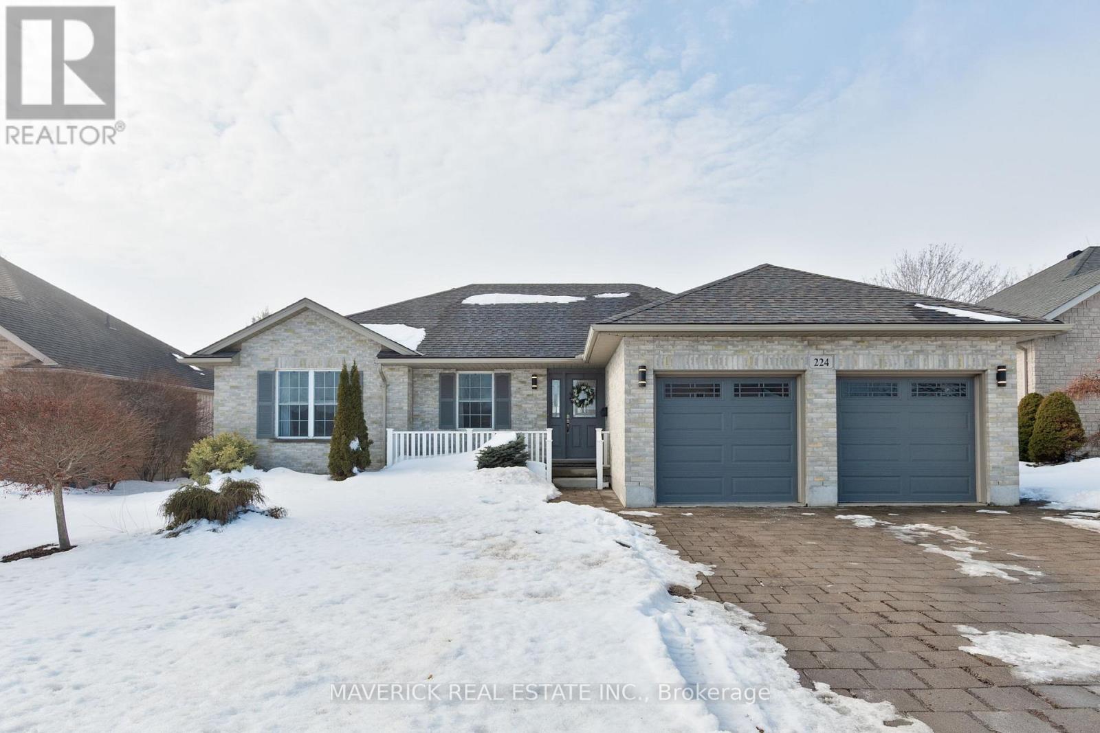 224 Snyders Avenue, Central Elgin, Ontario  N0L 1B0 - Photo 2 - X12801734