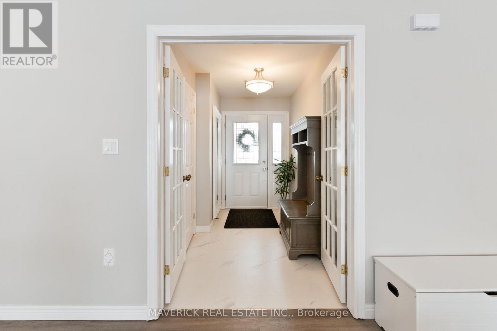 224 Snyders Avenue, Central Elgin, Ontario  N0L 1B0 - Photo 3 - X12801734