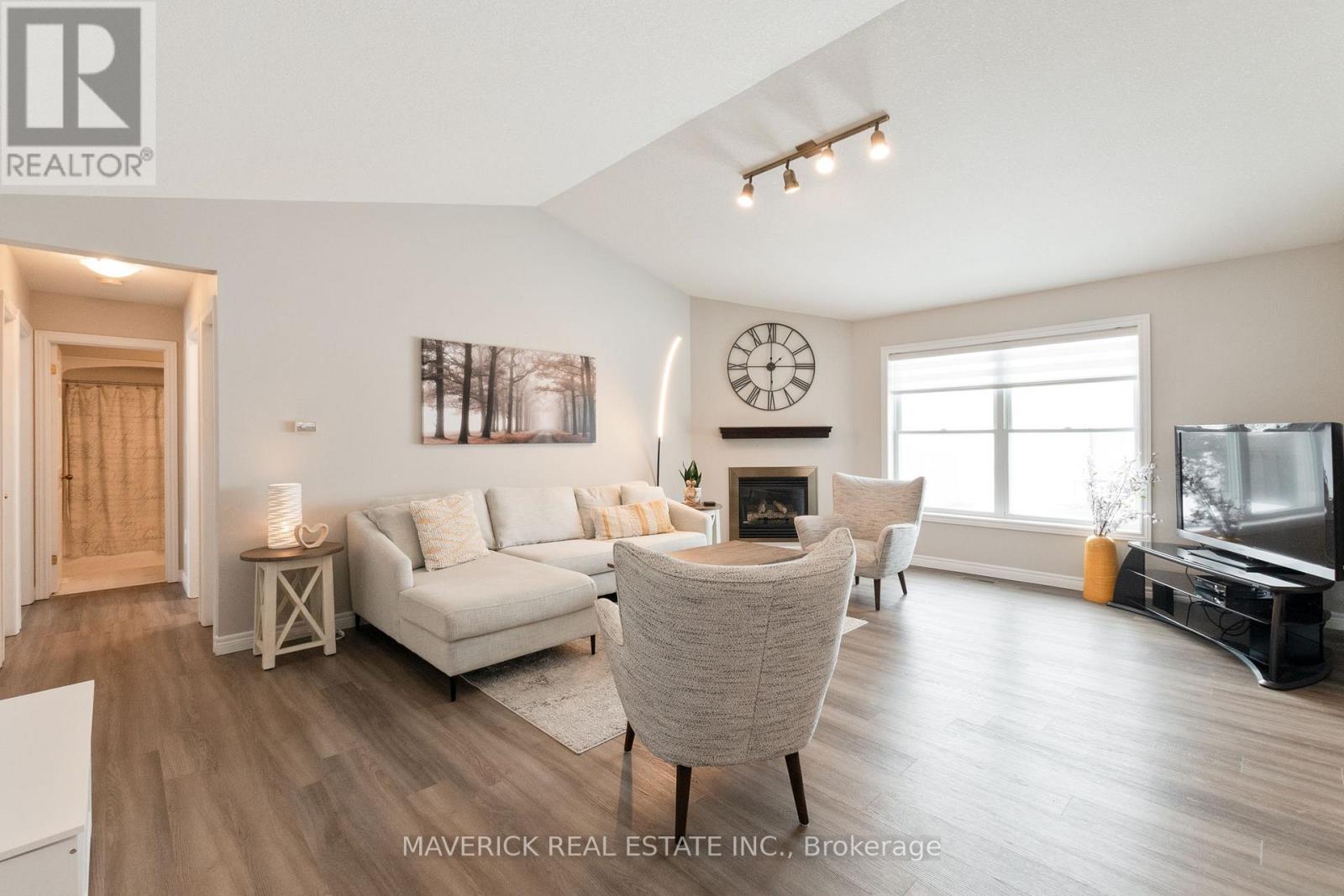 224 Snyders Avenue, Central Elgin, Ontario  N0L 1B0 - Photo 5 - X12801734