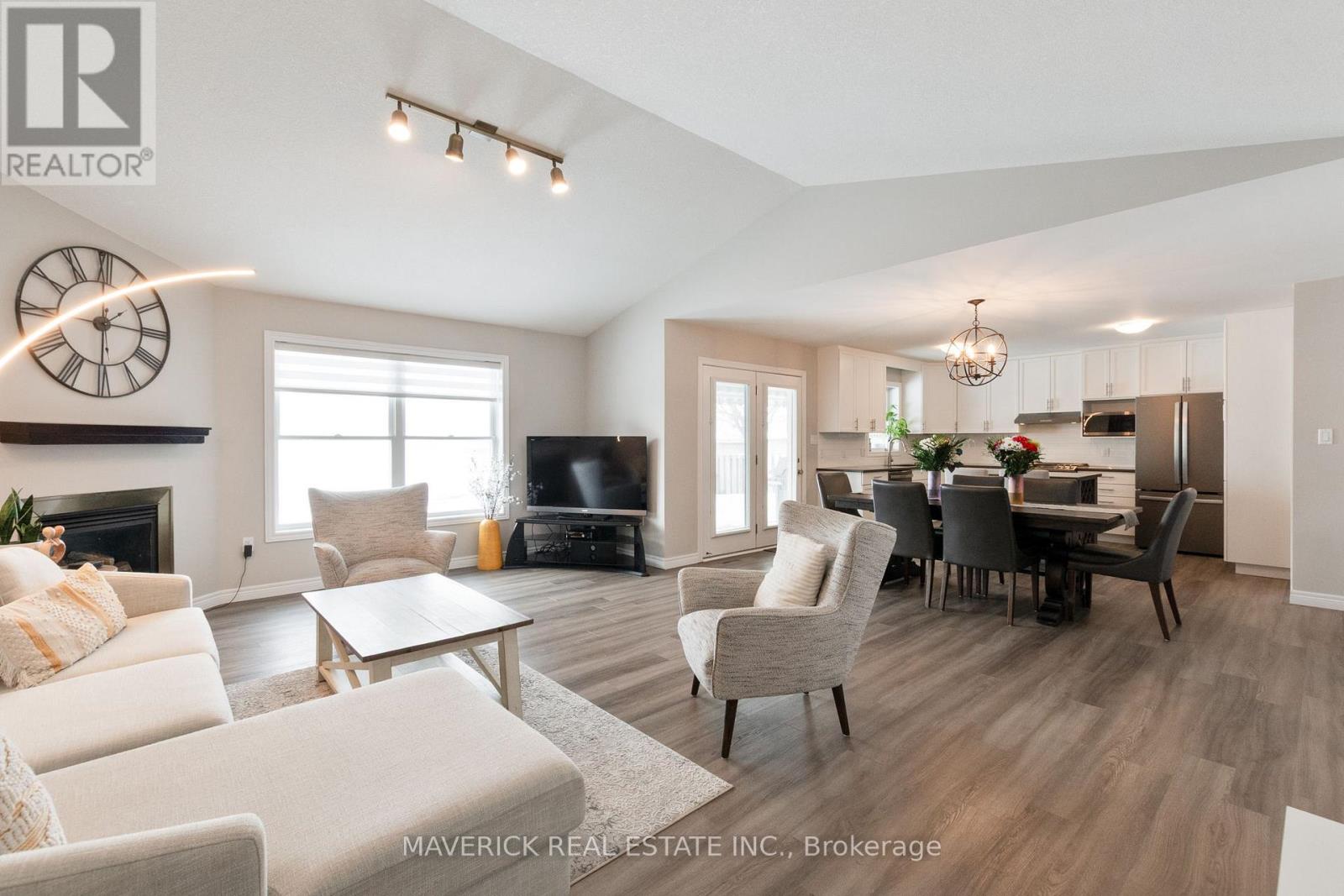 224 Snyders Avenue, Central Elgin, Ontario  N0L 1B0 - Photo 6 - X12801734