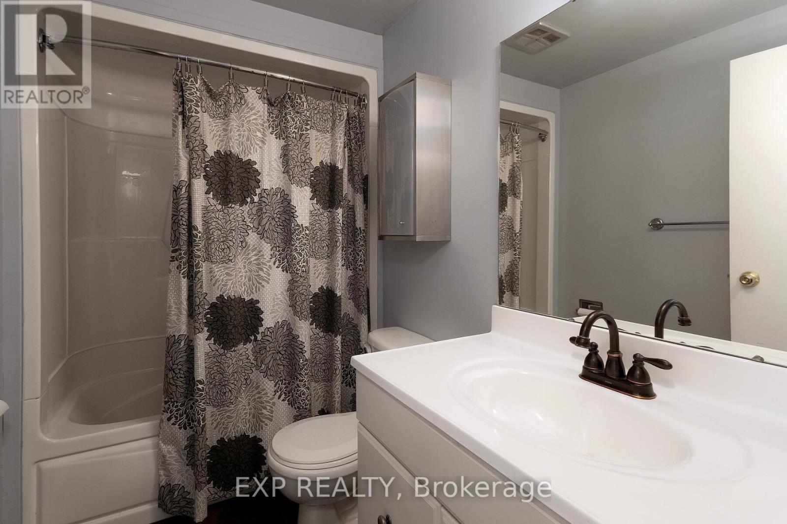 152 - 166 Southdale Road W, London South, Ontario  N6J 2J1 - Photo 12 - X12801812