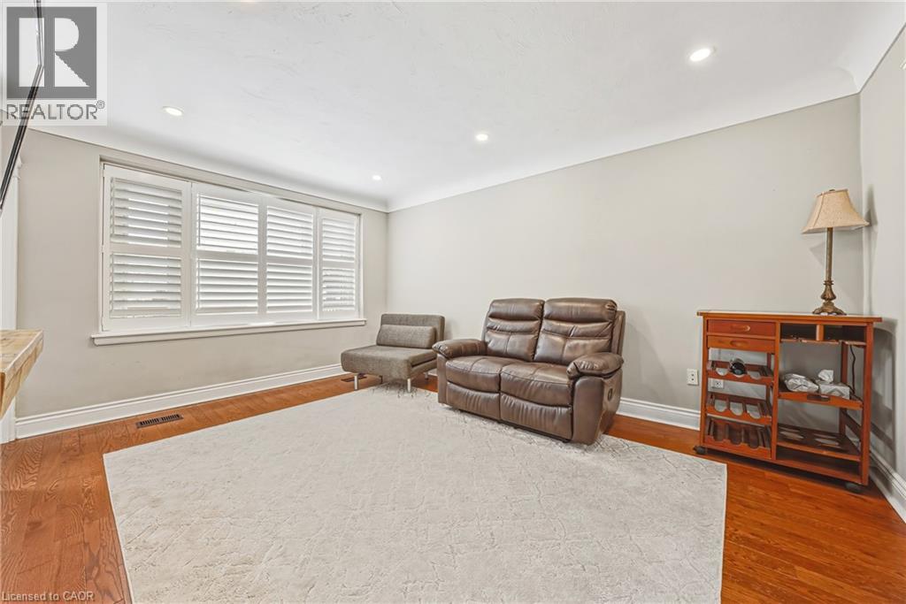 165 E 38th Street, Hamilton, Ontario  L8V 4E8 - Photo 6 - 40805965