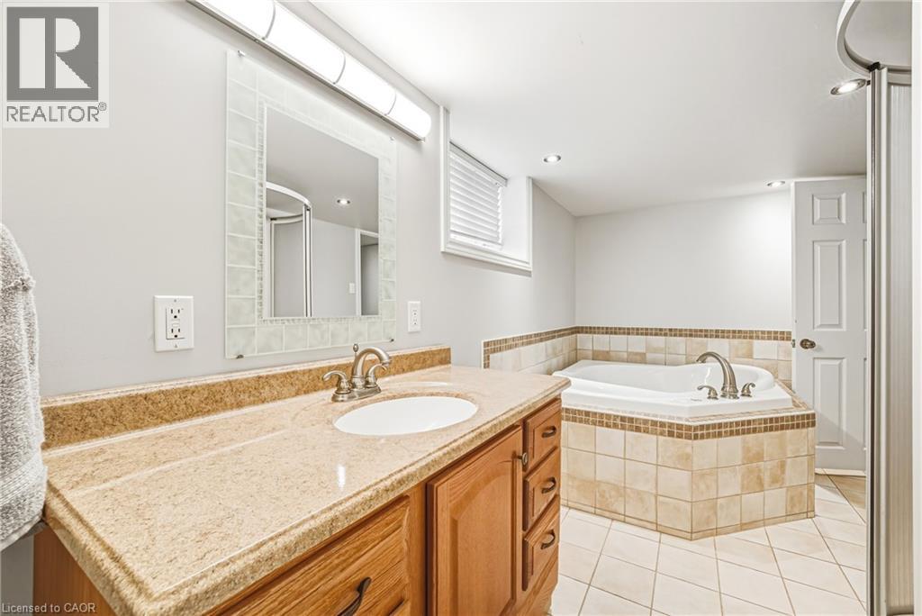 165 E 38th Street, Hamilton, Ontario  L8V 4E8 - Photo 26 - 40805965