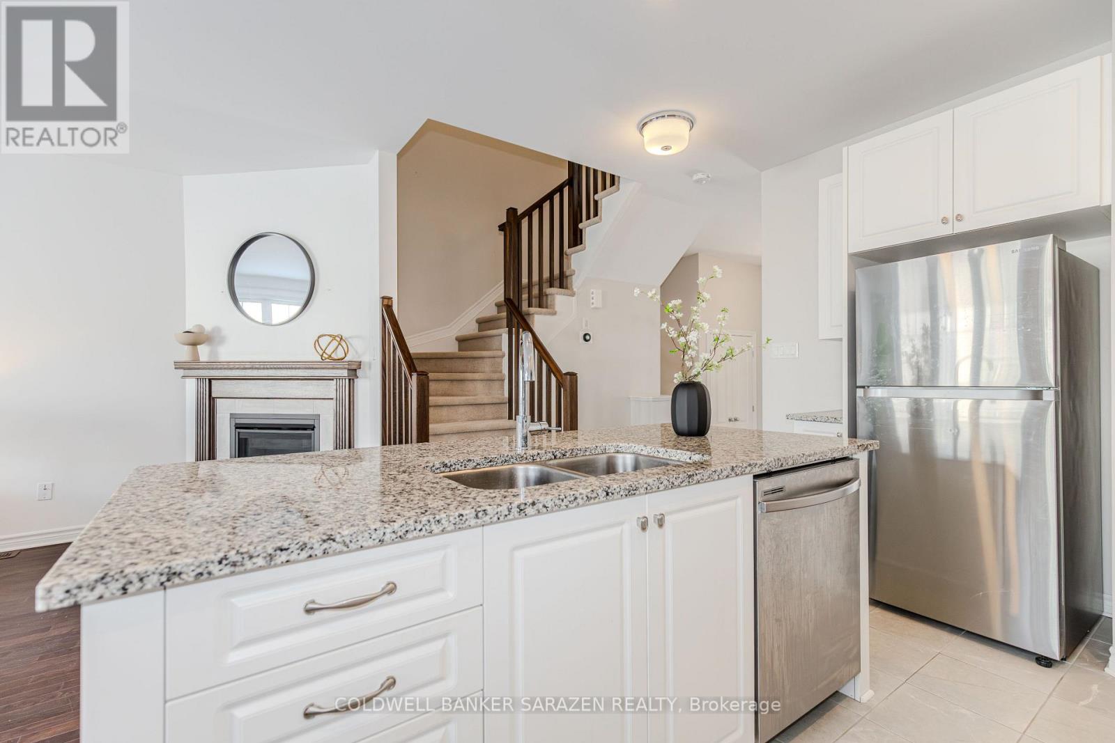 547 Jackdaw Avenue, Ottawa, Ontario  K2J 6M6 - Photo 3 - X12801544