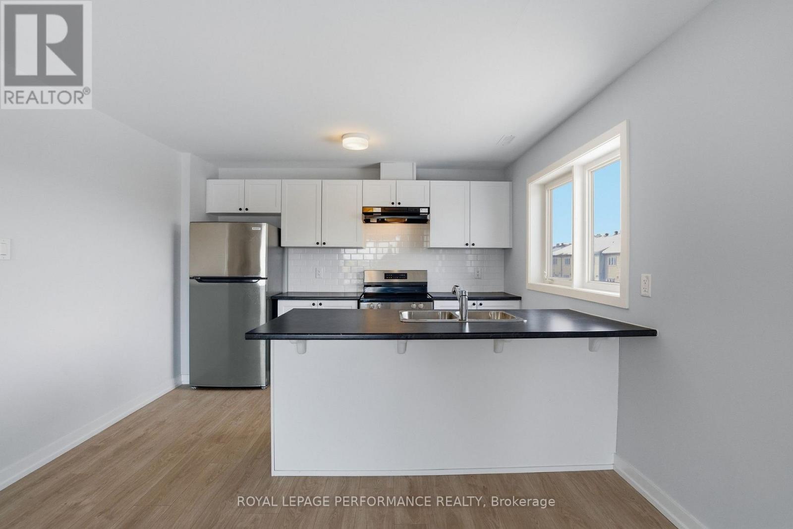 57 Dashing Private, Ottawa, Ontario  K4A 5S7 - Photo 6 - X12801618