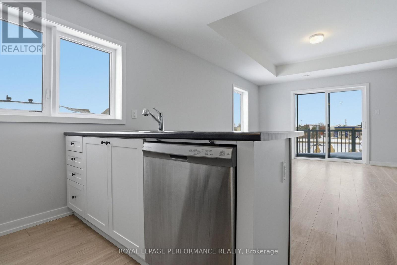 57 Dashing Private, Ottawa, Ontario  K4A 5S7 - Photo 7 - X12801618