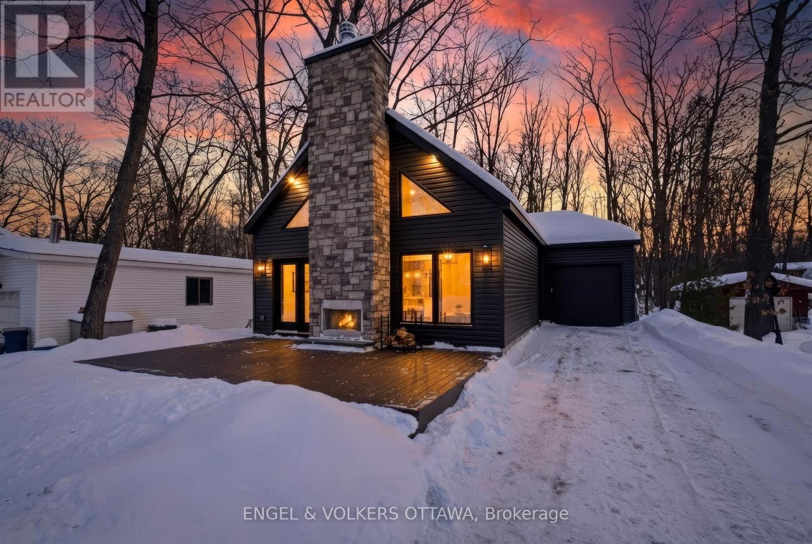 557 BAYVIEW DRIVE, Ottawa, Ontario