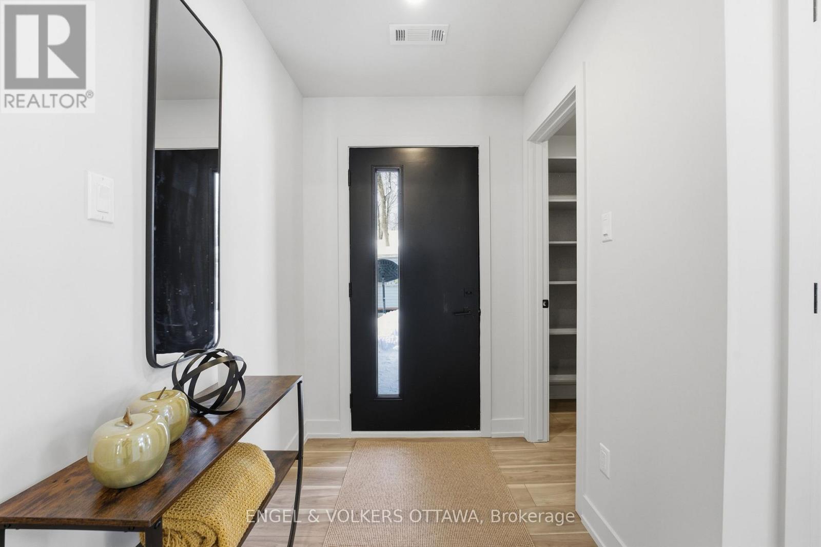 557 Bayview Drive, Ottawa, Ontario  K0A 3M0 - Photo 4 - X12801670