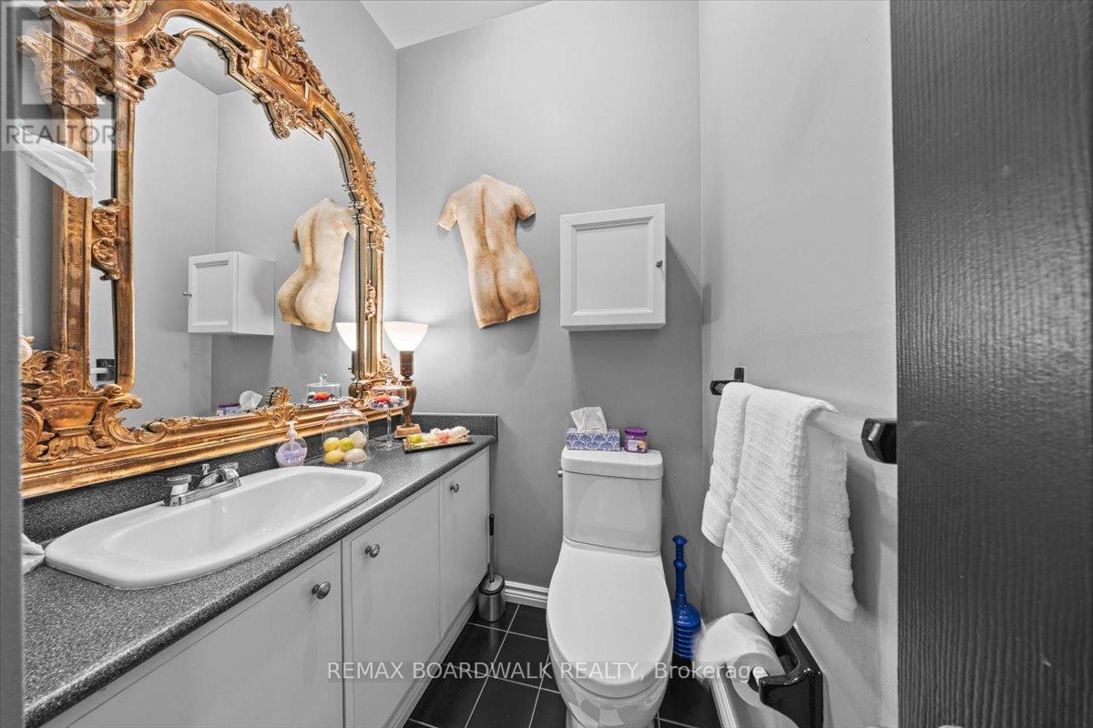 32 Waverley Street, Ottawa, Ontario  K2P 0T9 - Photo 14 - X12801728