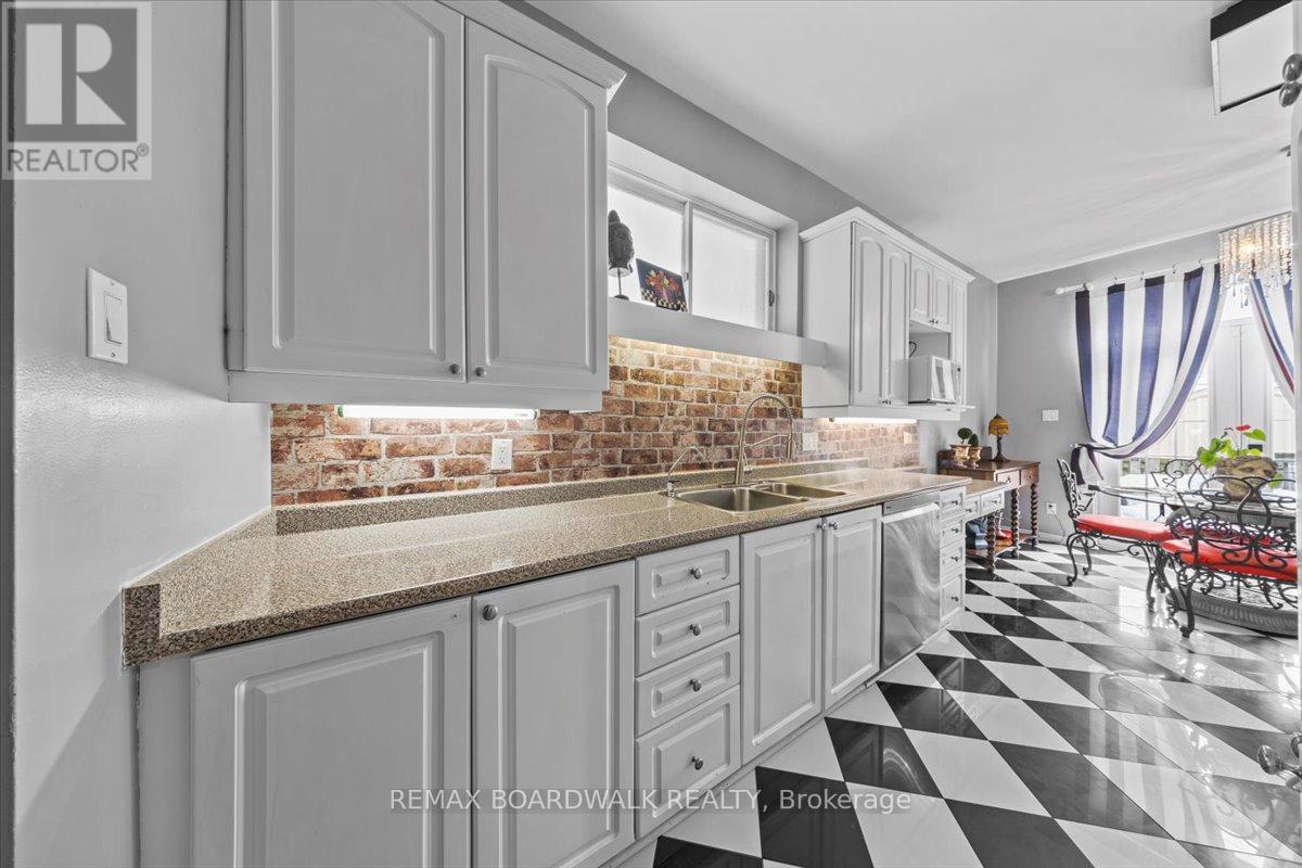 32 Waverley Street, Ottawa, Ontario  K2P 0T9 - Photo 16 - X12801728