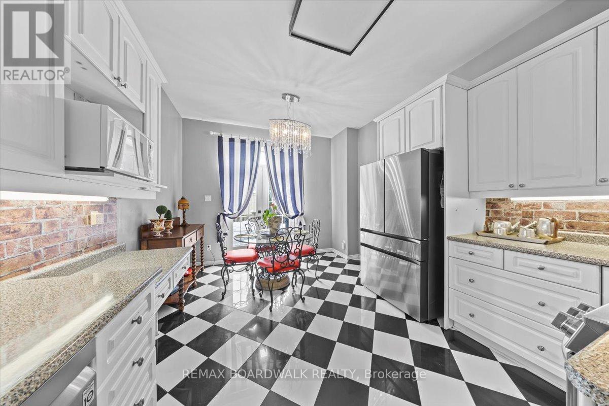 32 Waverley Street, Ottawa, Ontario  K2P 0T9 - Photo 17 - X12801728