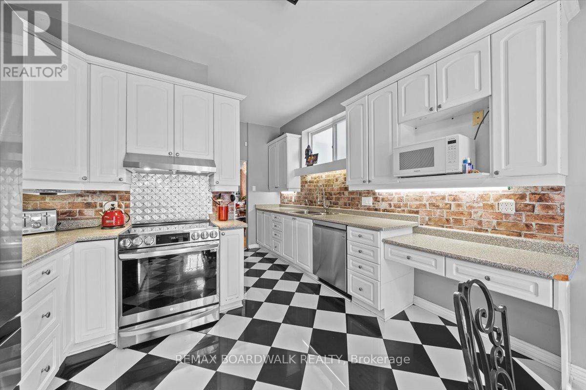 32 Waverley Street, Ottawa, Ontario  K2P 0T9 - Photo 19 - X12801728