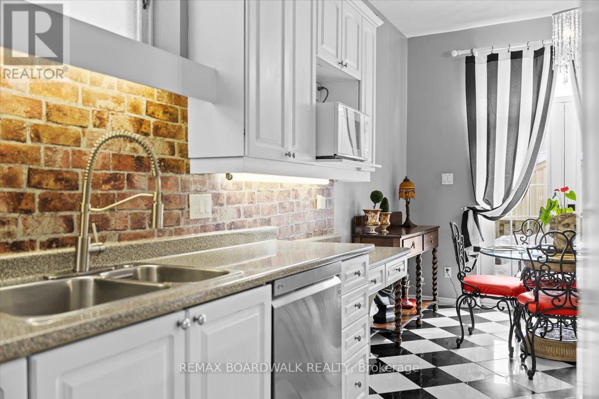 32 Waverley Street, Ottawa, Ontario  K2P 0T9 - Photo 20 - X12801728