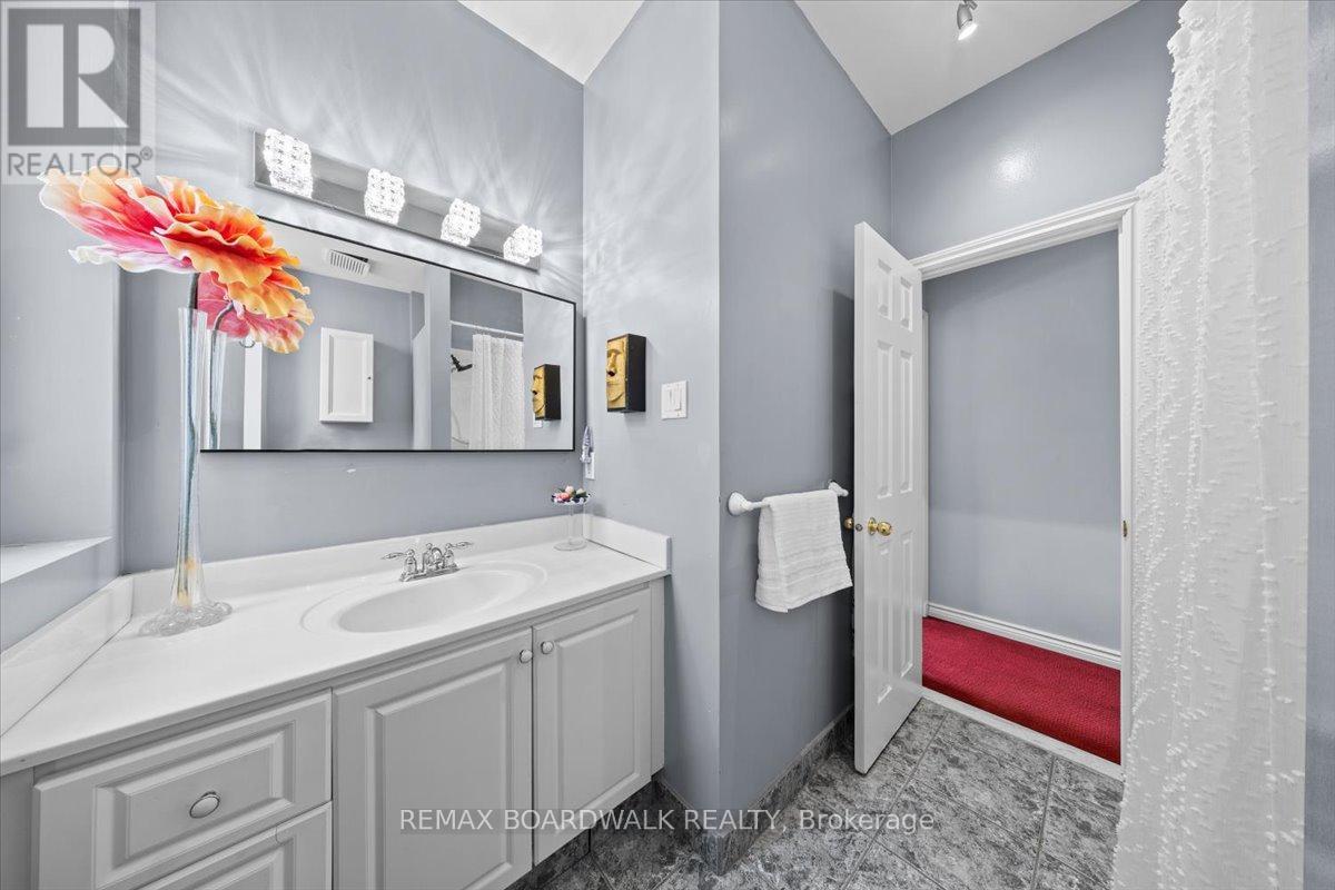 32 Waverley Street, Ottawa, Ontario  K2P 0T9 - Photo 26 - X12801728