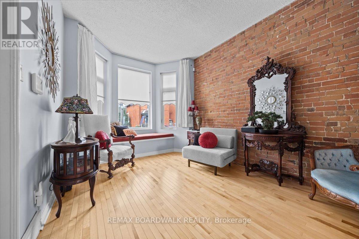 32 Waverley Street, Ottawa, Ontario  K2P 0T9 - Photo 6 - X12801728