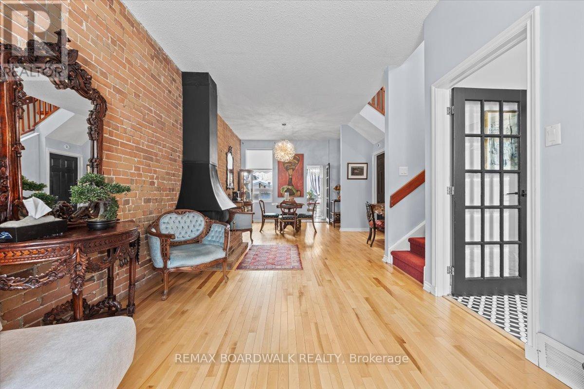 32 Waverley Street, Ottawa, Ontario  K2P 0T9 - Photo 7 - X12801728