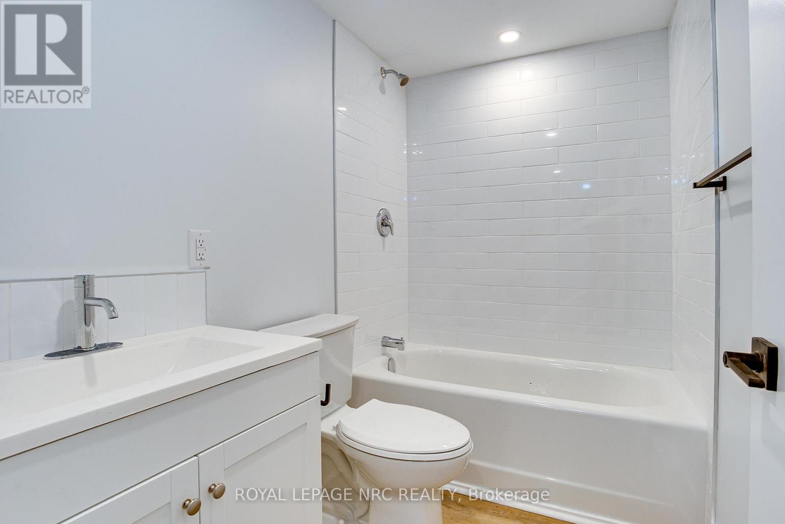 2 - 316 Elmwood Avenue, Fort Erie, Ontario  L0S 1B0 - Photo 10 - X12801644