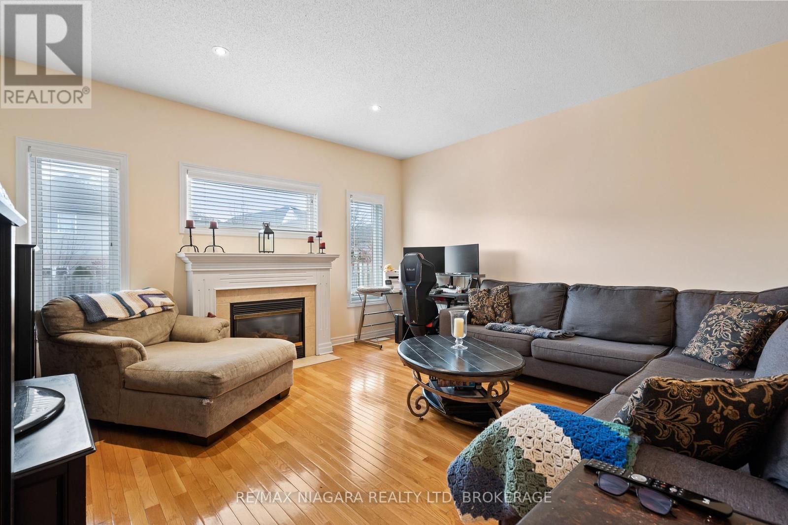 7 Honey Locust Circle, Thorold, Ontario  L2V 5E3 - Photo 10 - X12801684