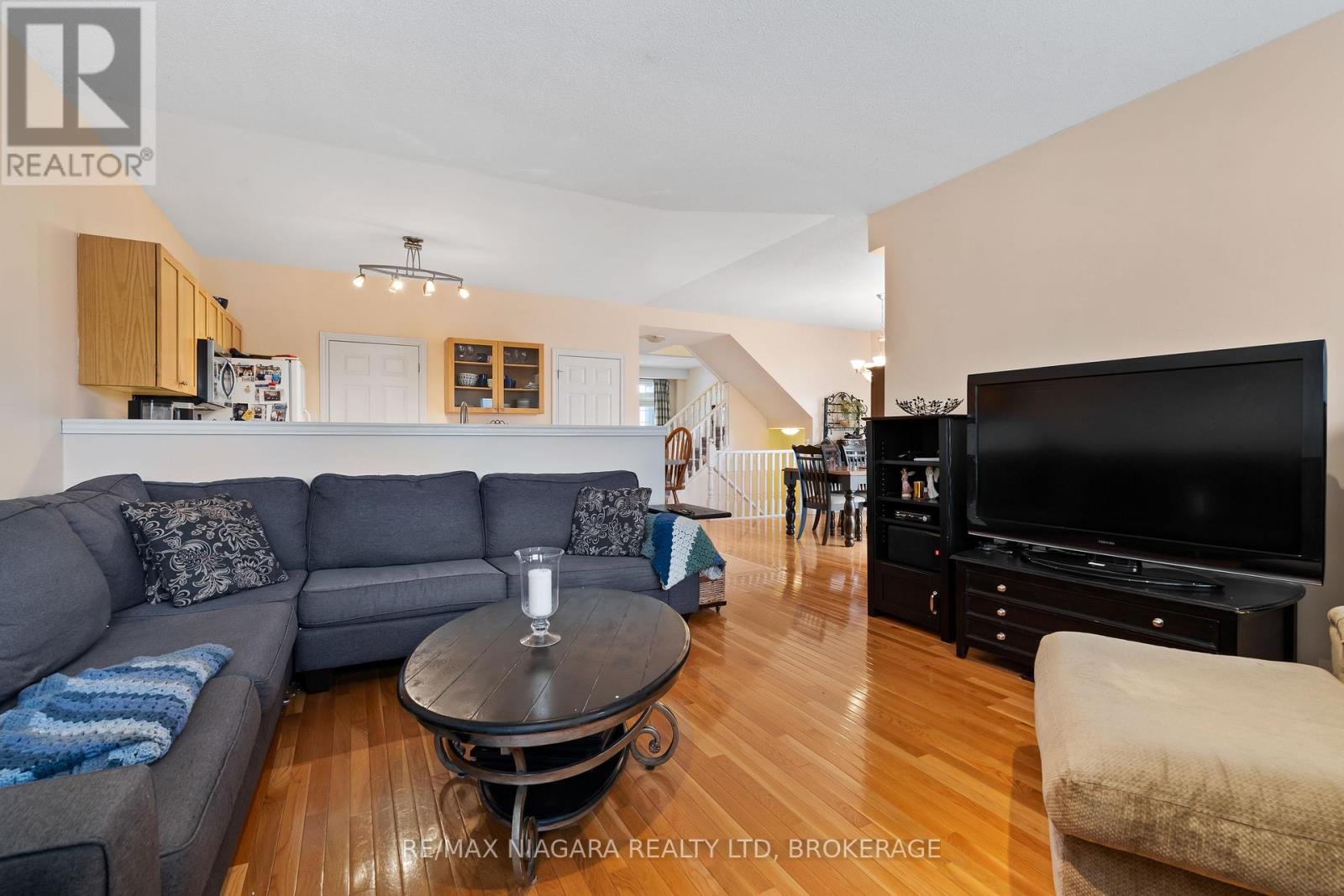 7 Honey Locust Circle, Thorold, Ontario  L2V 5E3 - Photo 12 - X12801684