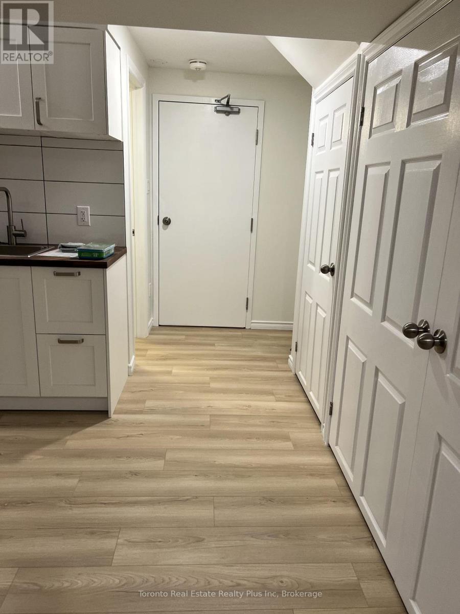 19 Breesegarden Lane, Guelph, Ontario  N1E 7H1 - Photo 8 - X12740670