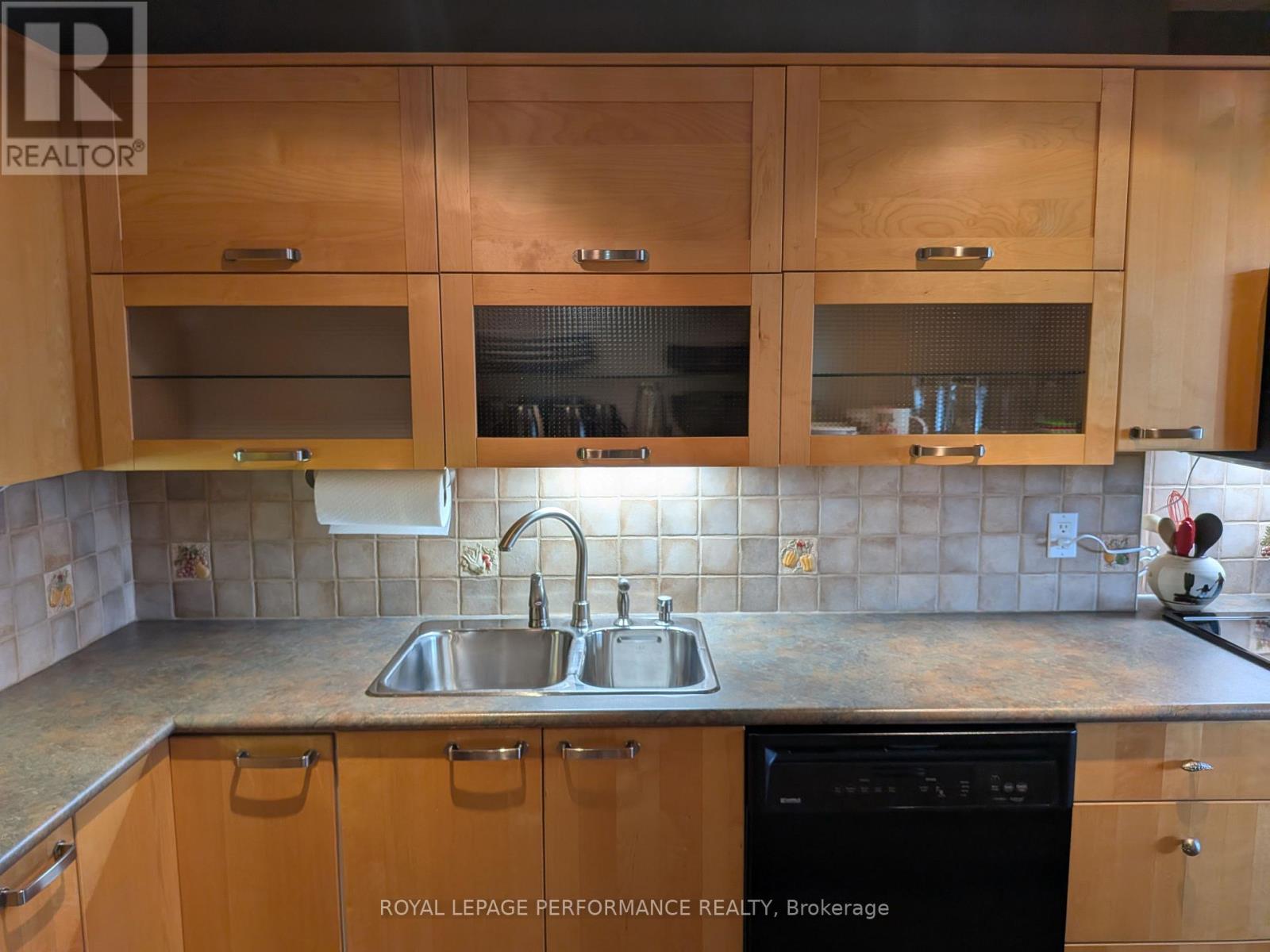 309 - 665 Bathgate Drive, Ottawa, Ontario  K1K 3Y4 - Photo 10 - X12796400