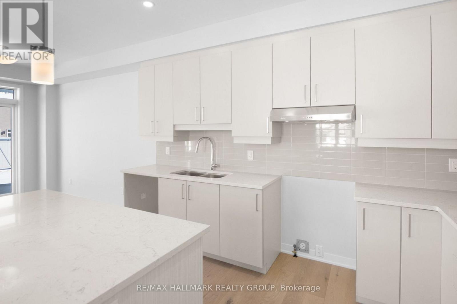 1944 Hawker Private, Ottawa, Ontario  K2M 0M5 - Photo 4 - X12788314