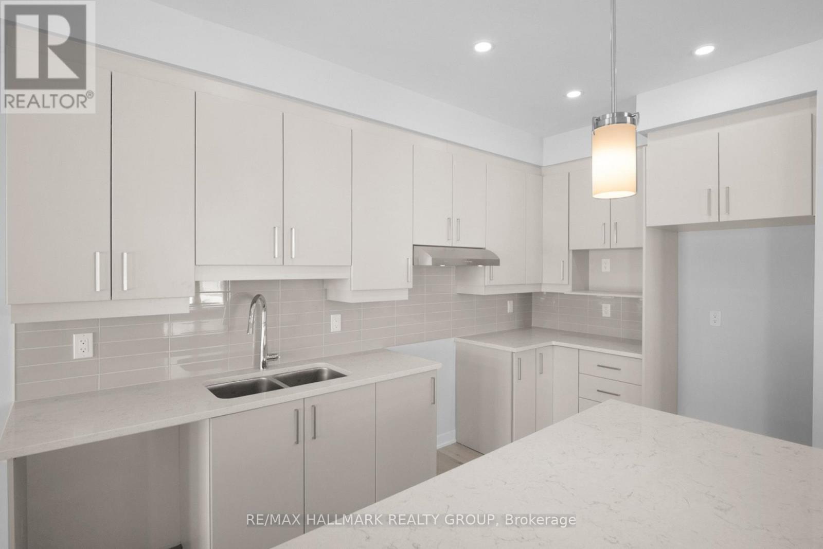 1944 Hawker Private, Ottawa, Ontario  K2M 0M5 - Photo 3 - X12788314