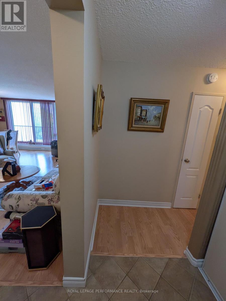 309 - 665 Bathgate Drive, Ottawa, Ontario  K1K 3Y4 - Photo 17 - X12796400