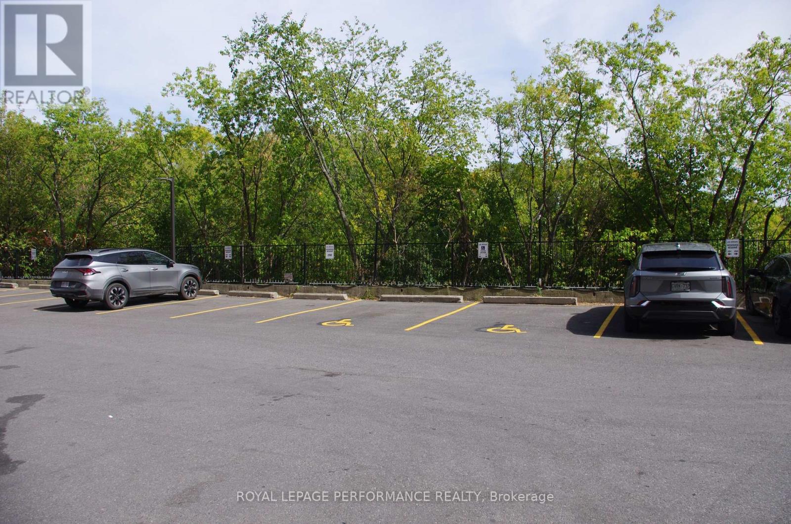 309 - 665 Bathgate Drive, Ottawa, Ontario  K1K 3Y4 - Photo 24 - X12796400