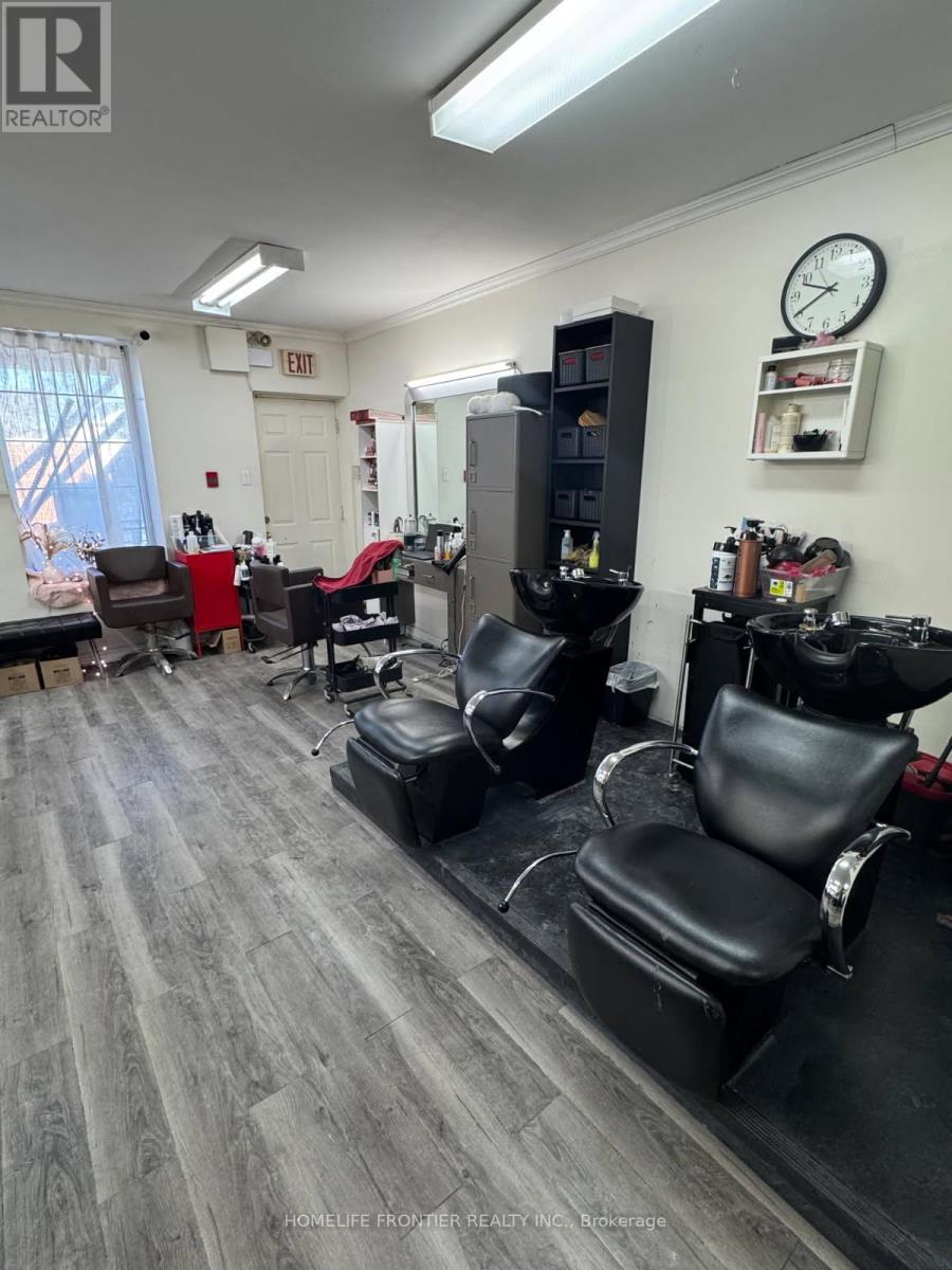 2nd Floor - 620 Bloor Street W, Toronto, Ontario  M6G 1K7 - Photo 4 - C12801630