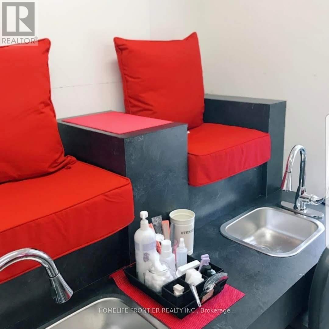 2nd Floor - 620 Bloor Street W, Toronto, Ontario  M6G 1K7 - Photo 5 - C12801630