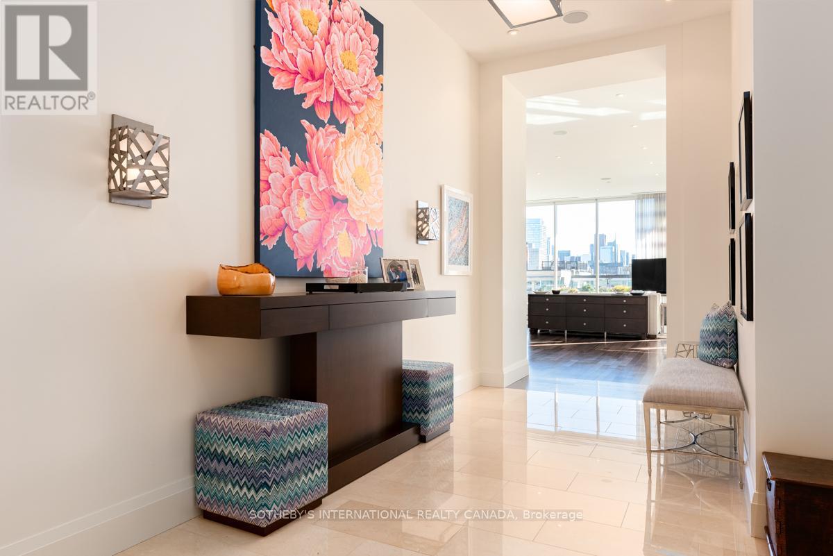 1201 - 155 Cumberland Street, Toronto, Ontario  M5R 1A2 - Photo 3 - C12801642