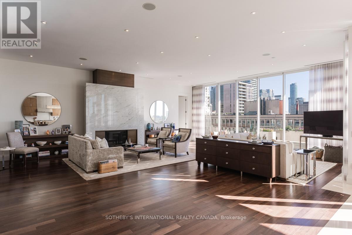 1201 - 155 Cumberland Street, Toronto, Ontario  M5R 1A2 - Photo 5 - C12801642