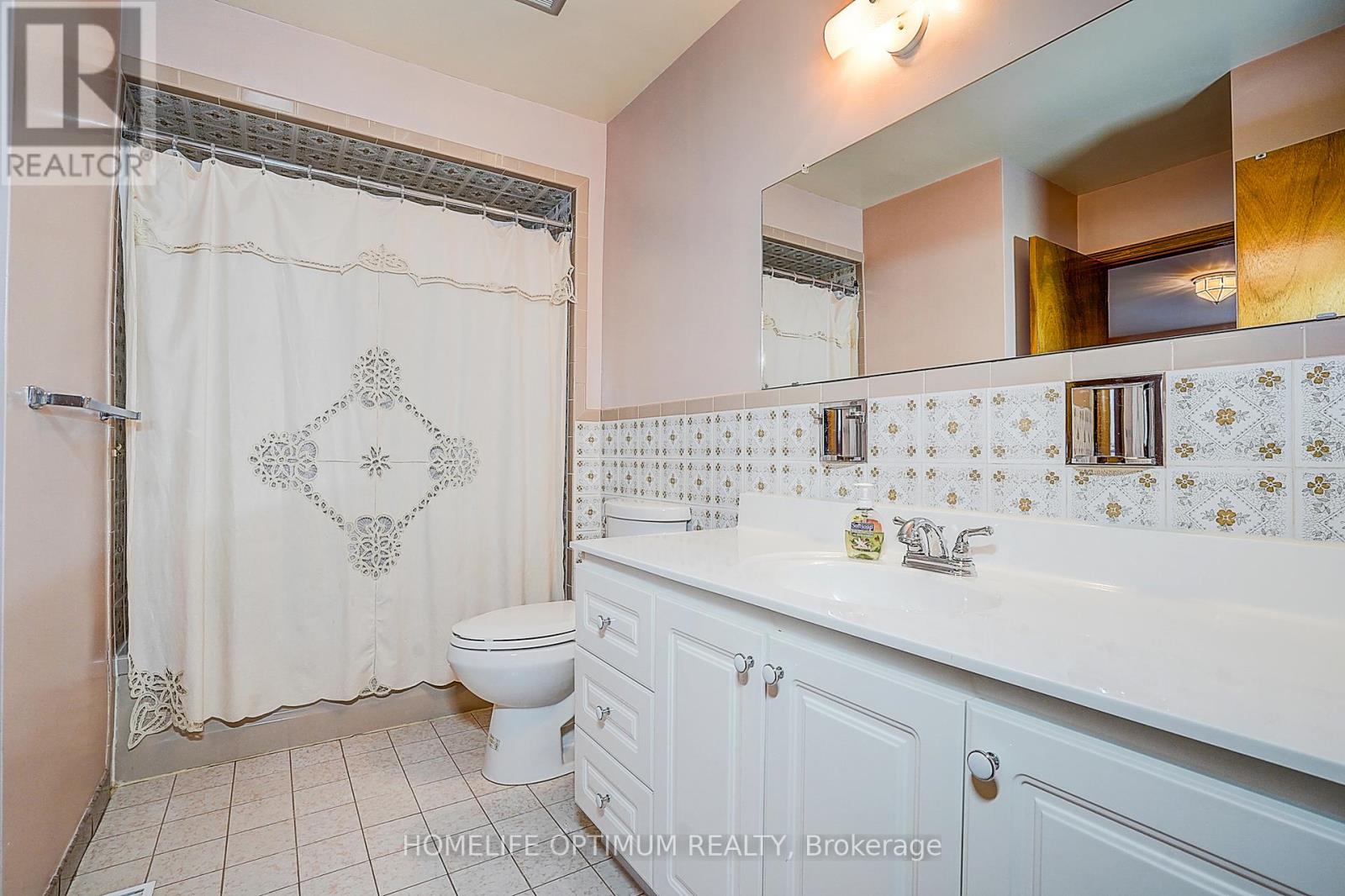 58 Hazelnut Crescent N, Toronto, Ontario  M2J 4W3 - Photo 11 - C12801752