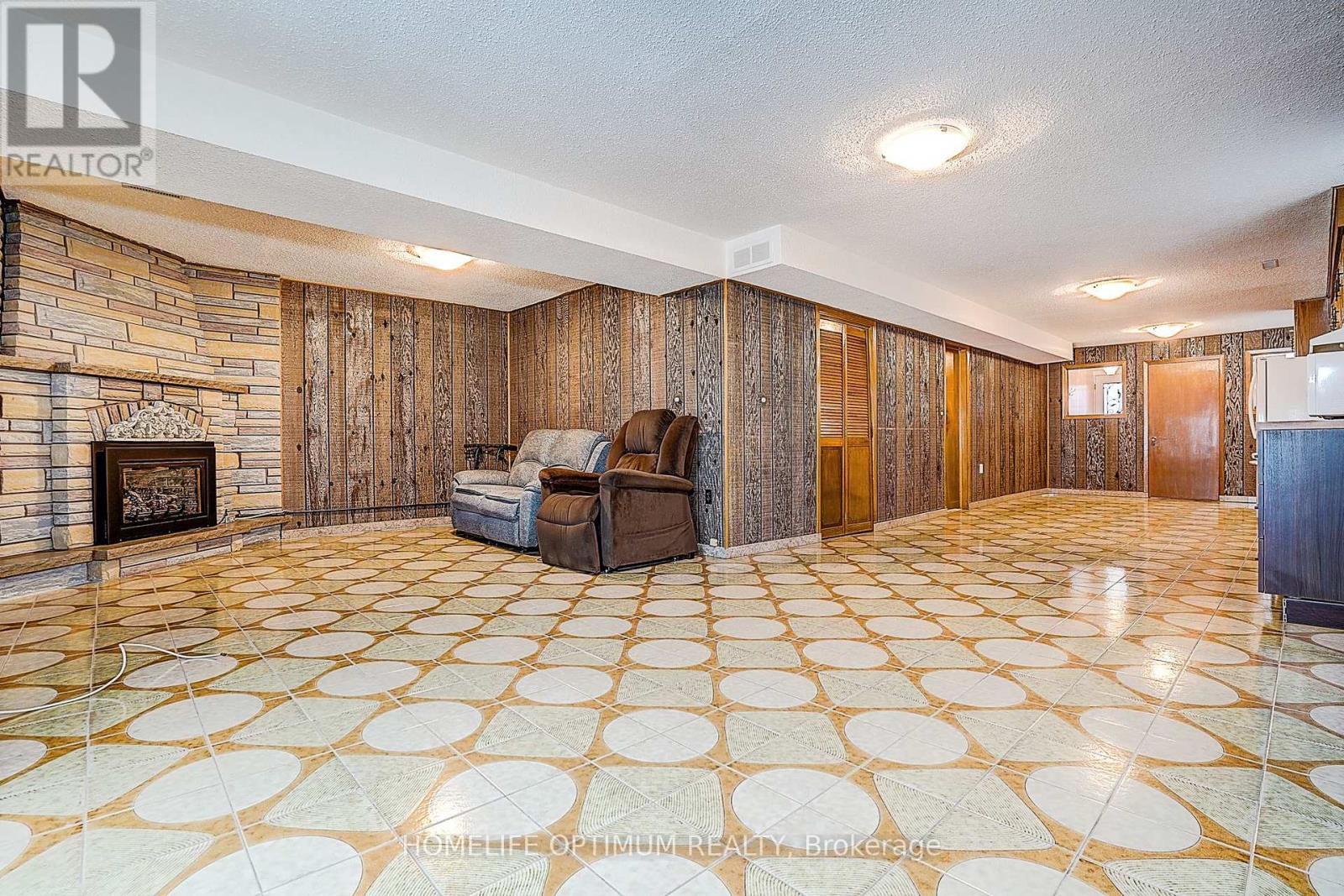 58 Hazelnut Crescent N, Toronto, Ontario  M2J 4W3 - Photo 16 - C12801752