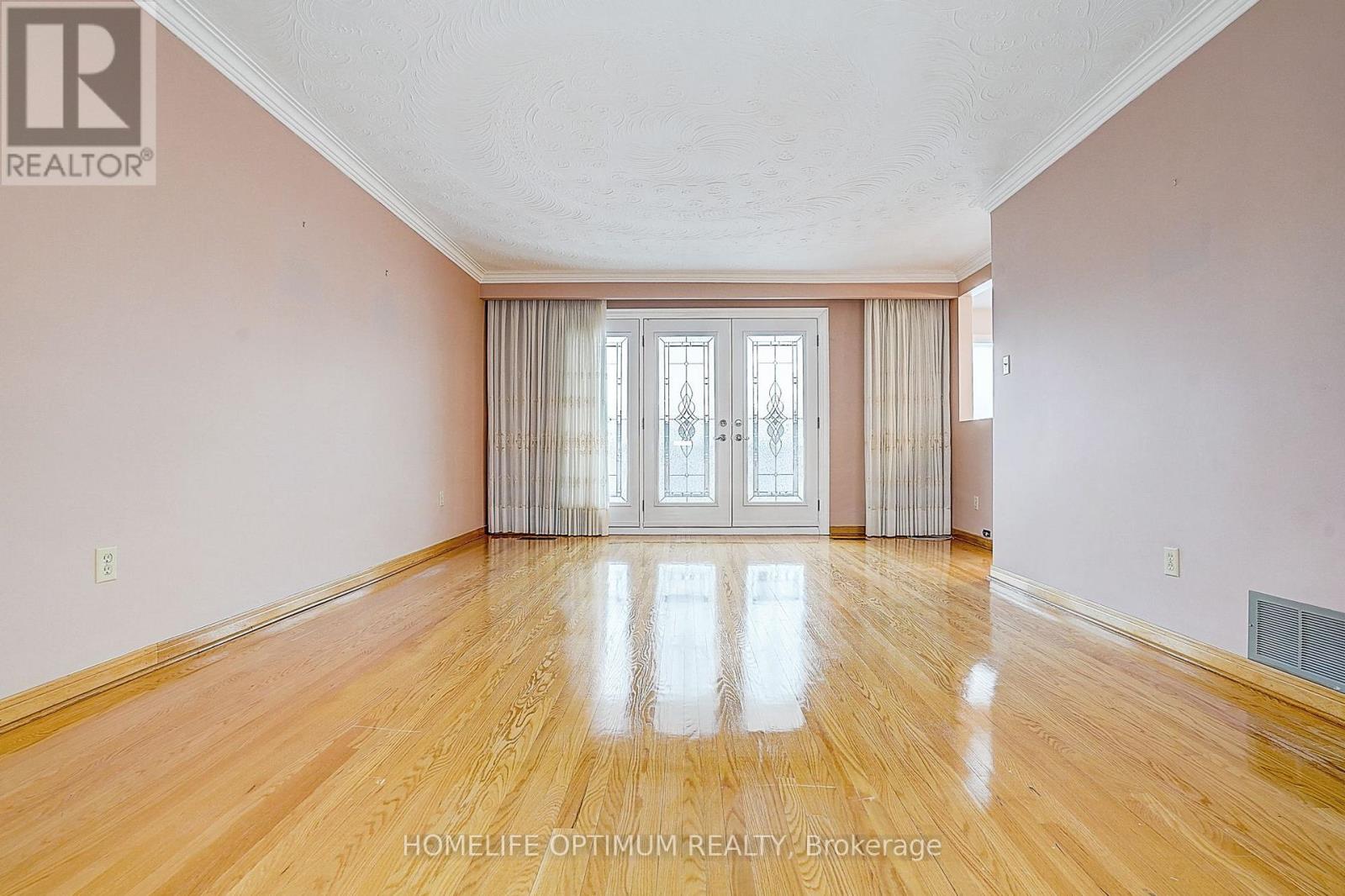 58 Hazelnut Crescent N, Toronto, Ontario  M2J 4W3 - Photo 5 - C12801752