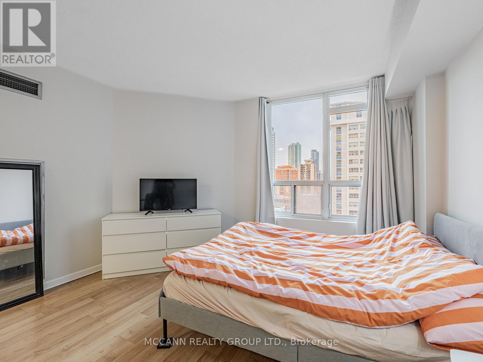 1102 - 25 Maitland Street, Toronto, Ontario  M4Y 2W1 - Photo 12 - C12801792