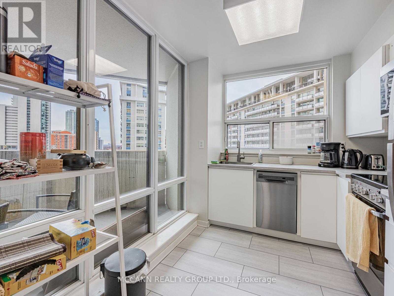 1102 - 25 Maitland Street, Toronto, Ontario  M4Y 2W1 - Photo 7 - C12801792