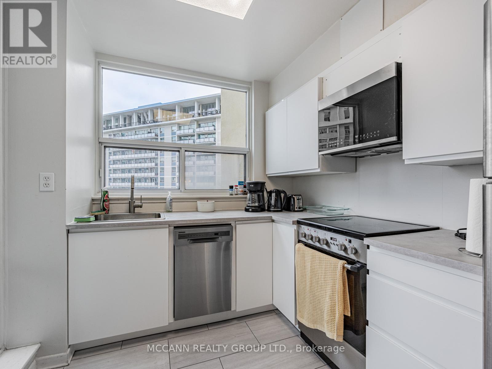 1102 - 25 Maitland Street, Toronto, Ontario  M4Y 2W1 - Photo 8 - C12801792