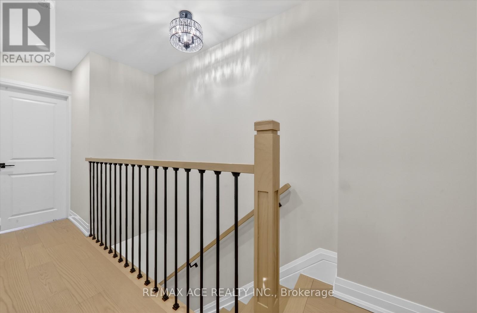 37 Secord Avenue, Toronto, Ontario  M4C 2C4 - Photo 15 - E12801550