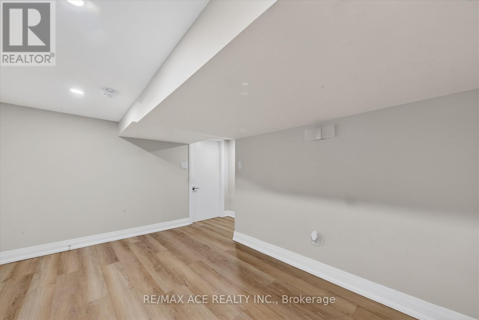 37 Secord Avenue, Toronto, Ontario  M4C 2C4 - Photo 23 - E12801550