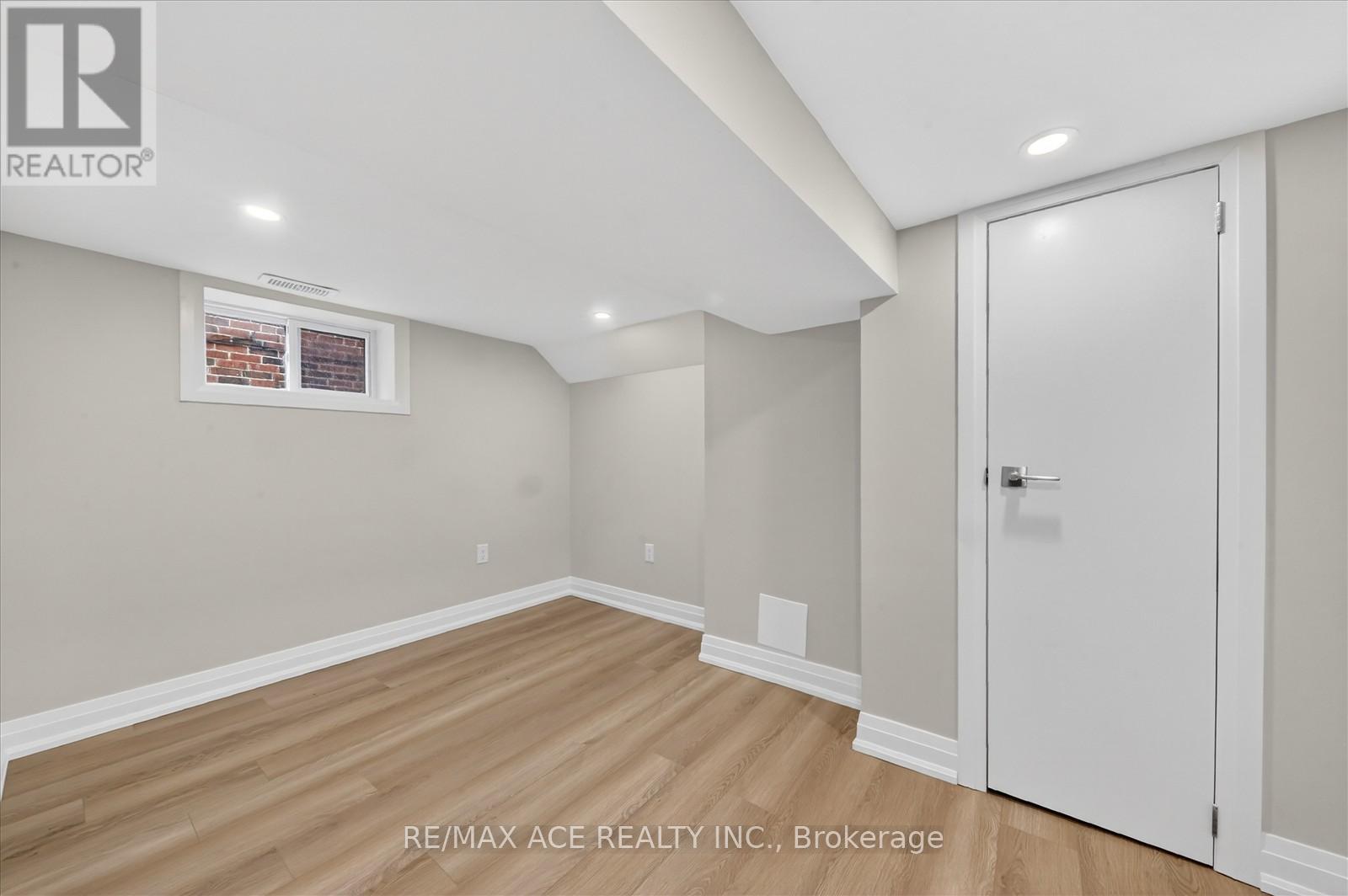 37 Secord Avenue, Toronto, Ontario  M4C 2C4 - Photo 24 - E12801550