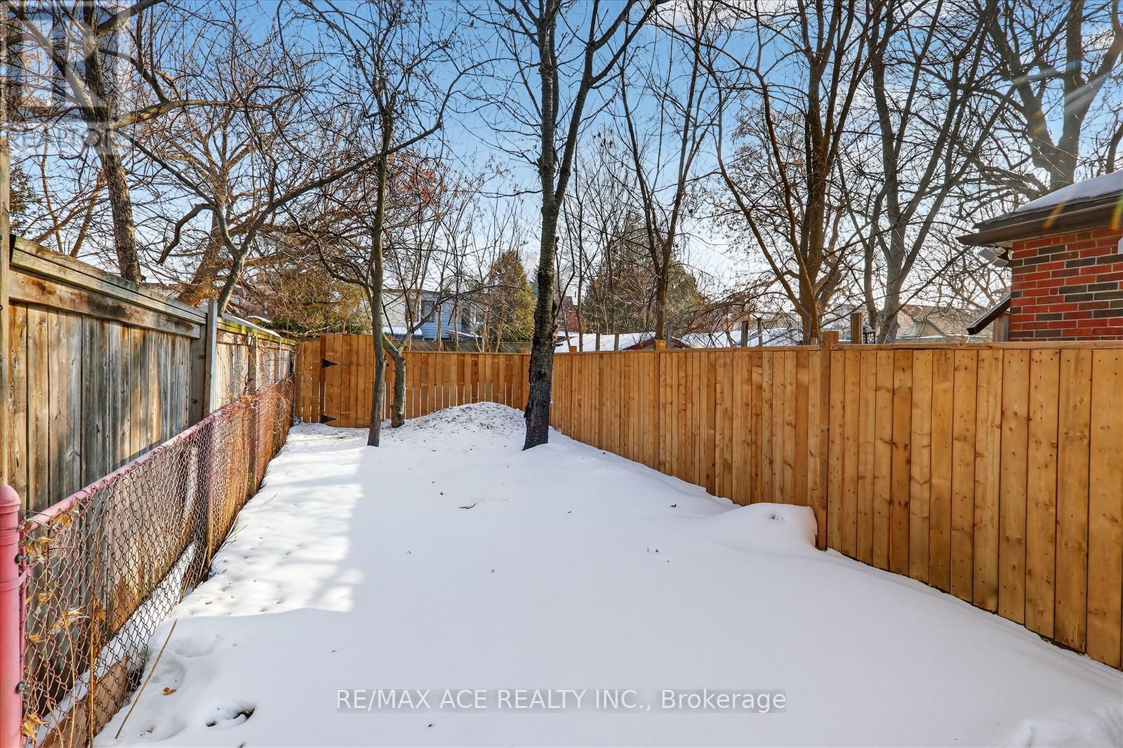 37 Secord Avenue, Toronto, Ontario  M4C 2C4 - Photo 27 - E12801550