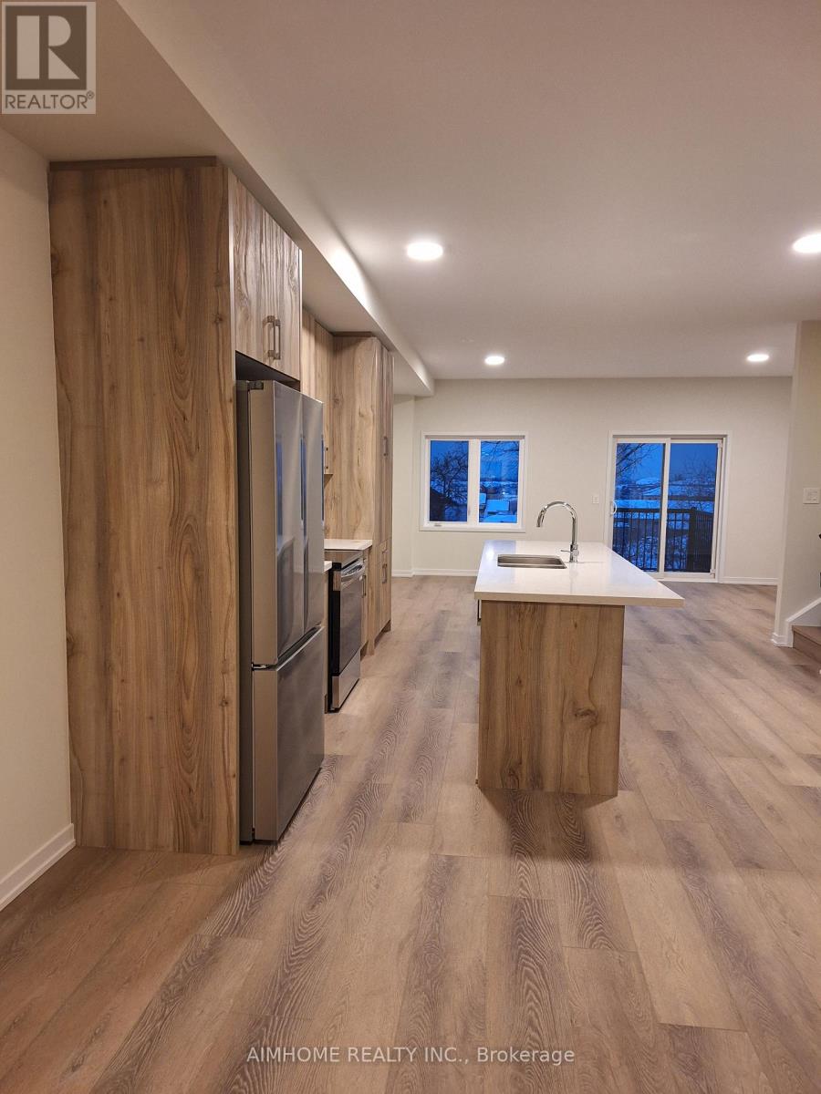 9 Art Leech Drive, Richmond Hill, Ontario  L4E 3R4 - Photo 2 - N12801548