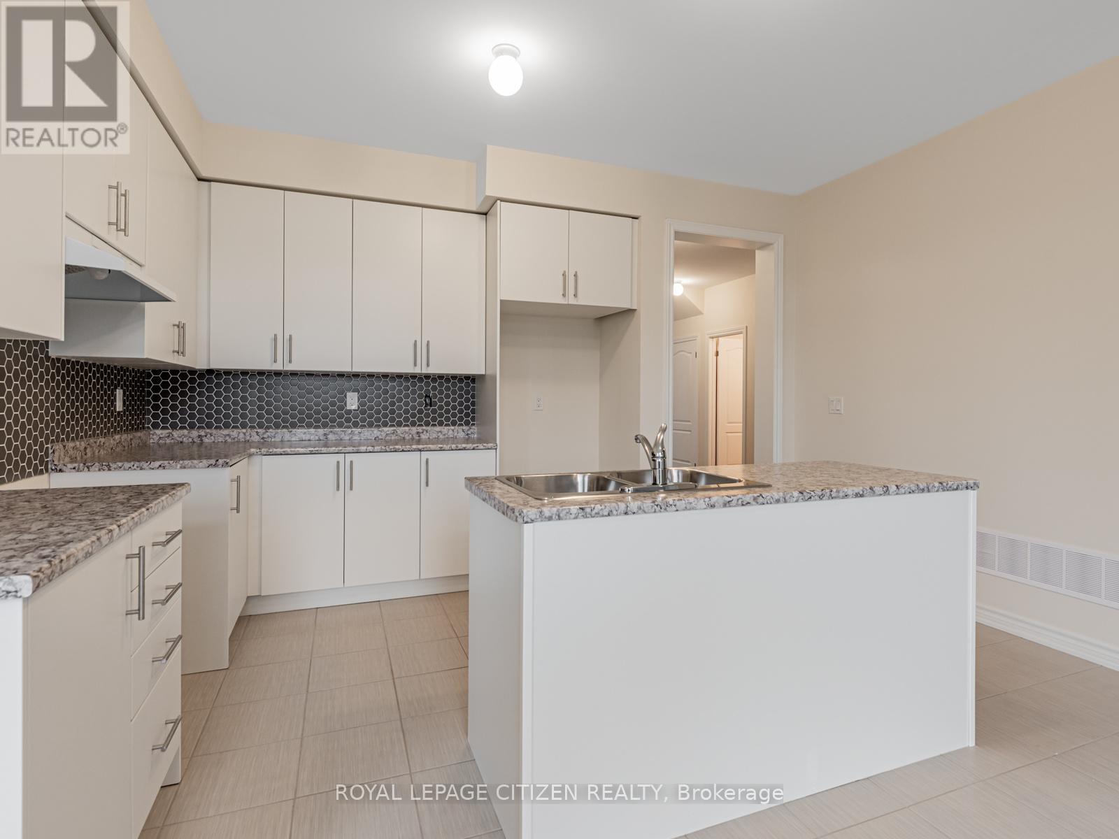 7 Jeanne Pynn Avenue, Georgina, Ontario  L0E 1R0 - Photo 12 - N12801558