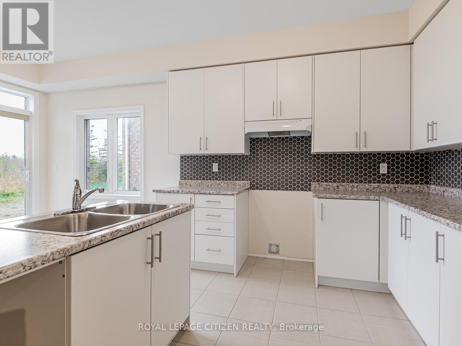 7 Jeanne Pynn Avenue, Georgina, Ontario  L0E 1R0 - Photo 14 - N12801558