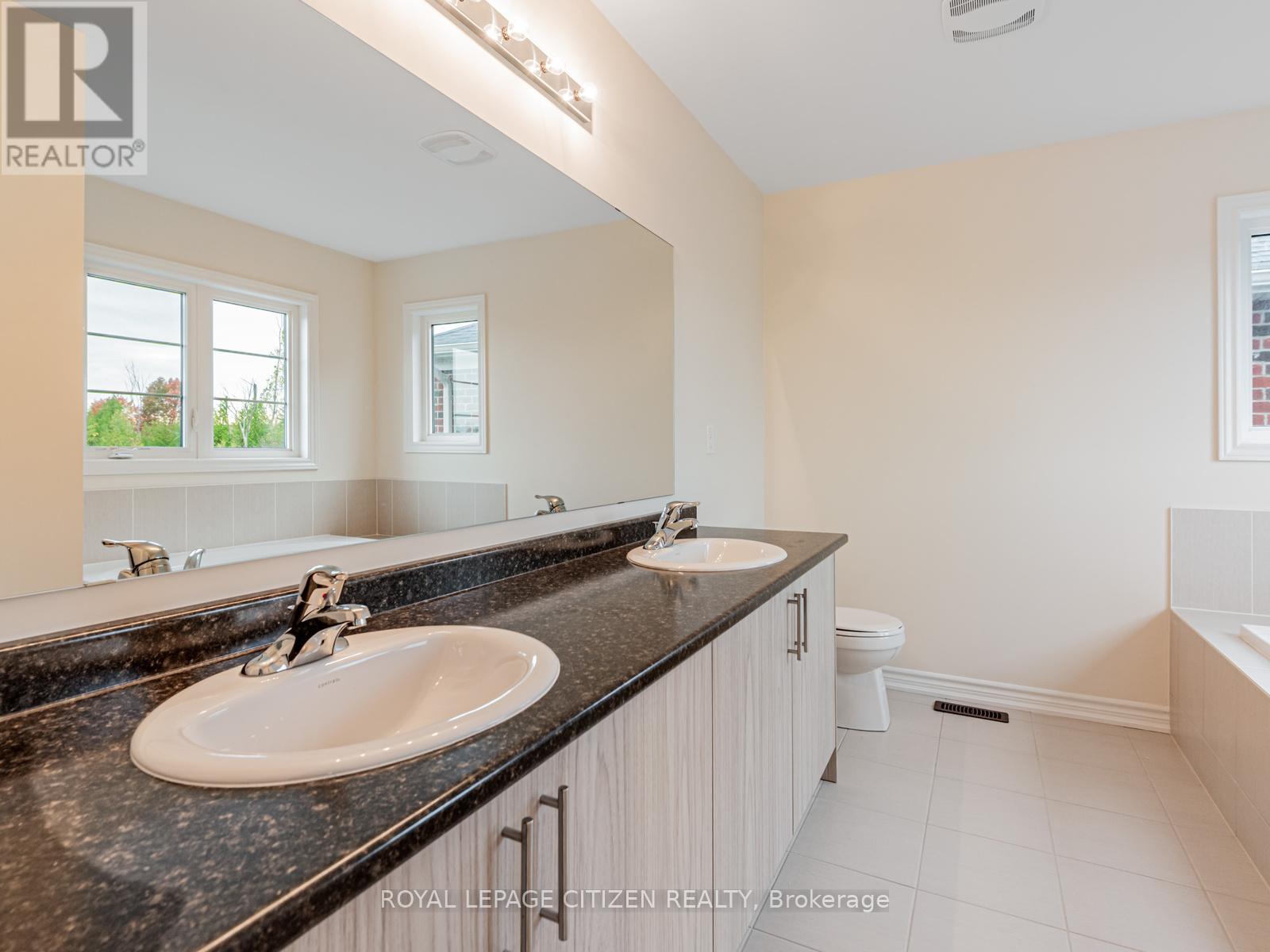 7 Jeanne Pynn Avenue, Georgina, Ontario  L0E 1R0 - Photo 32 - N12801558