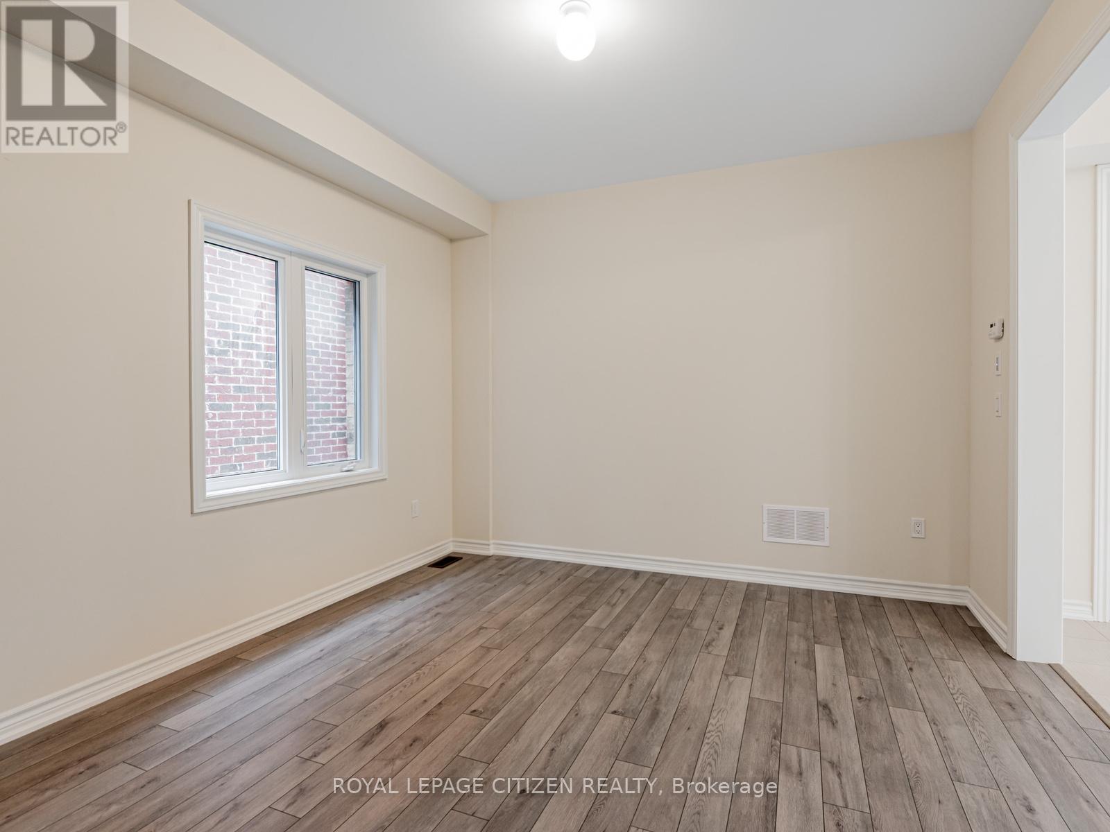 7 Jeanne Pynn Avenue, Georgina, Ontario  L0E 1R0 - Photo 9 - N12801558